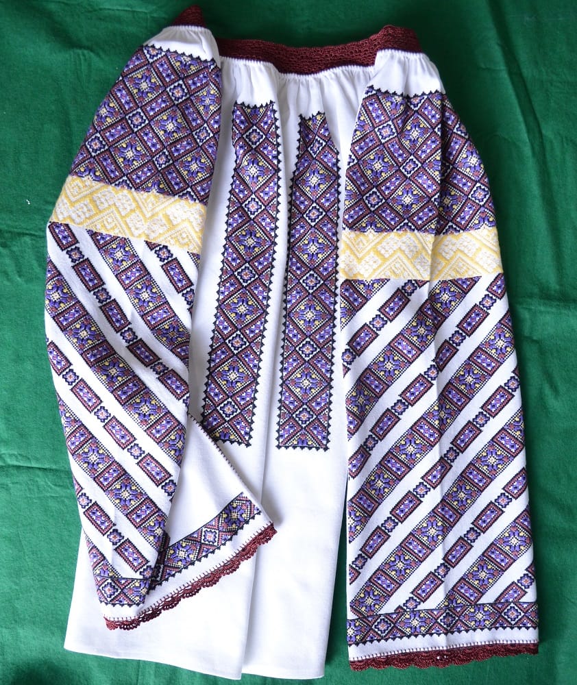 Hand-sewn and finished national shirt - Image 2