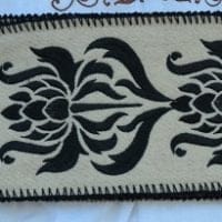 Brâu bărbătesc brodat monocrom