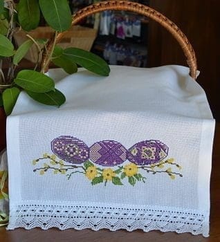 Ștergar brodat pentru coșul de Paște