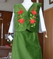 Set brodat - fustă și vestă