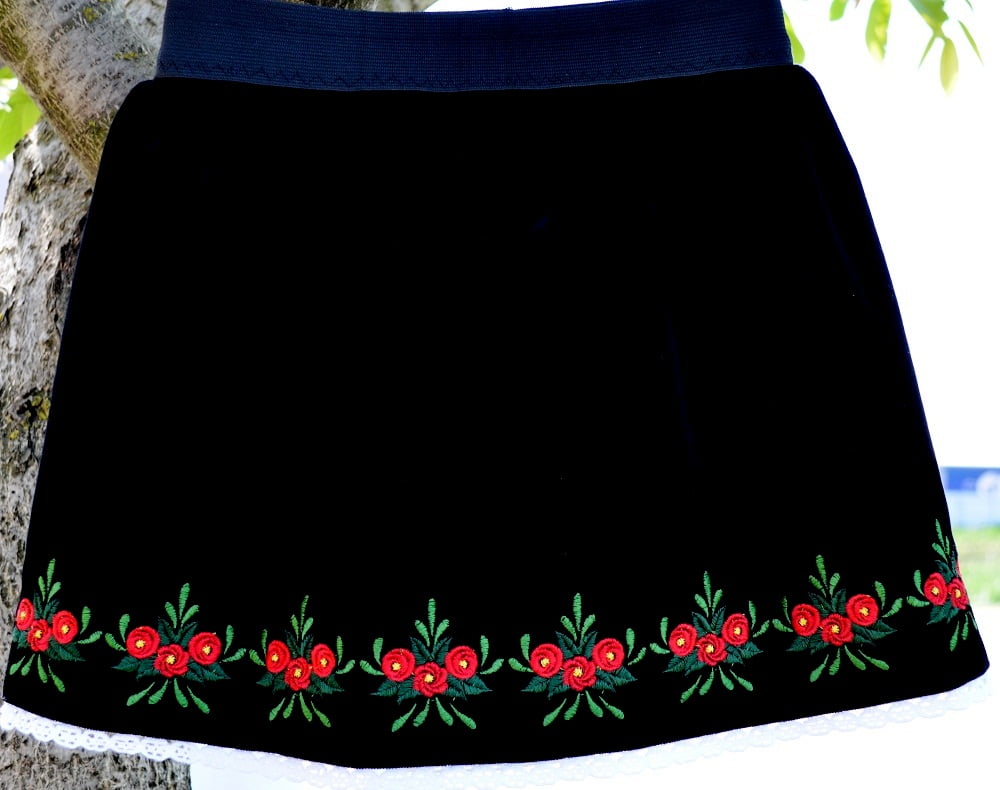 Embroidered skirt
