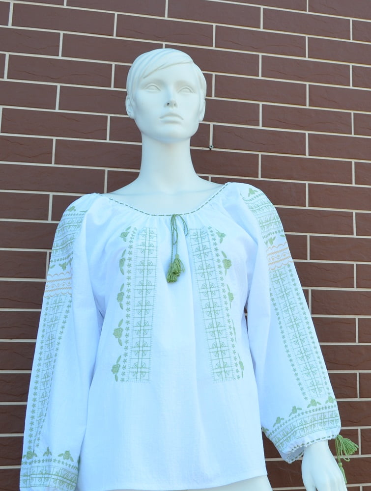 National shirt embroidered