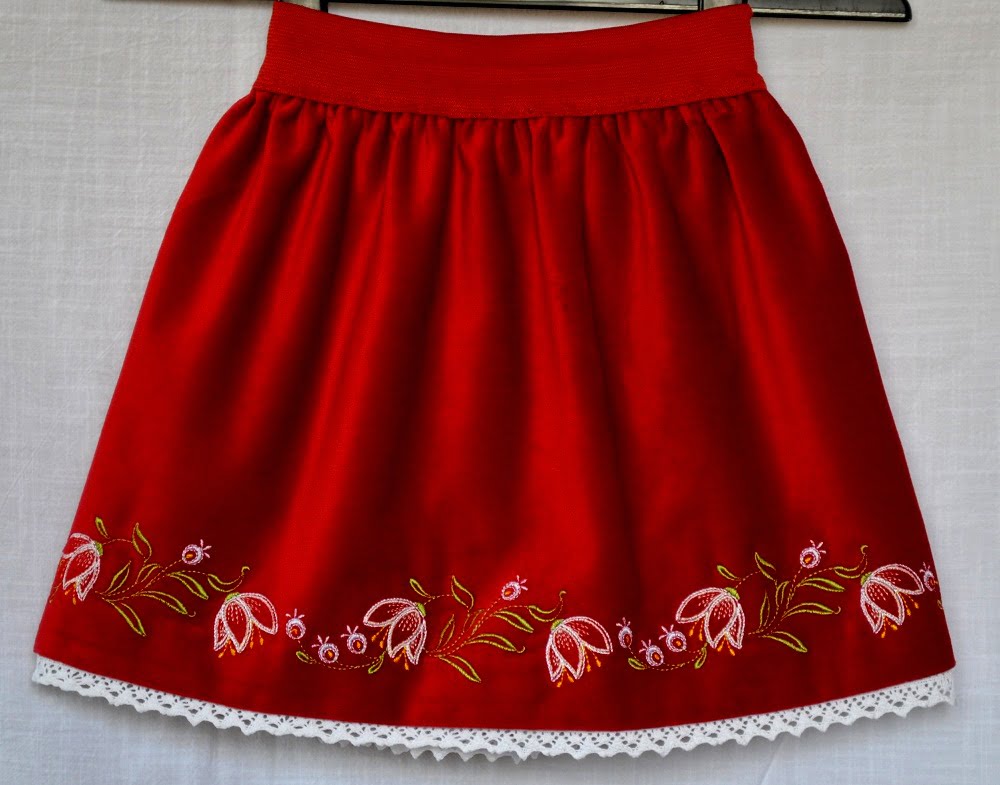 Skirt embroidered