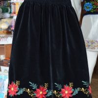 Fustă brodată